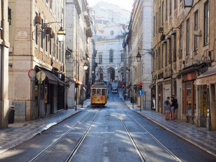 Quarto Com Varanda Na Rua Dos Douradores Lisboa Extérieur photo